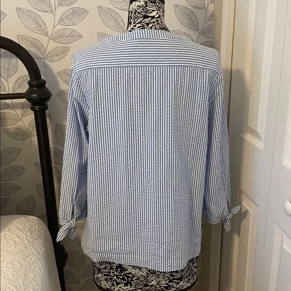 Vineyard Vines Savannah Blue & Pink Coral Embroidered Seersucker popover tunic - Picture 5 of 8